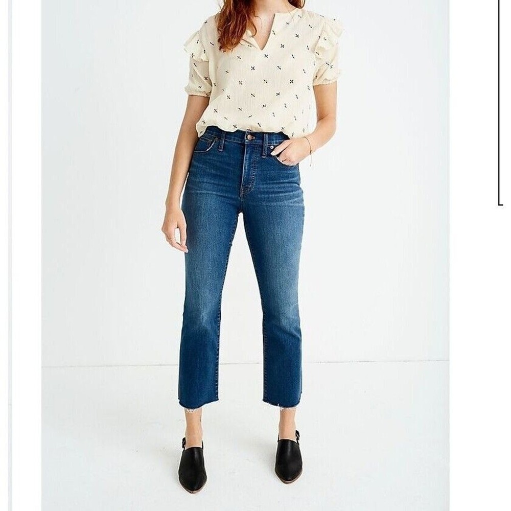 Madewell Cali Demi Boot Cut Jeans 26 Womens Raw Hem Mid Rise Medium Wash AF695